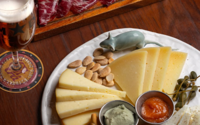 Tabla de ibéricos y quesos en Barcelona | Tracatrá